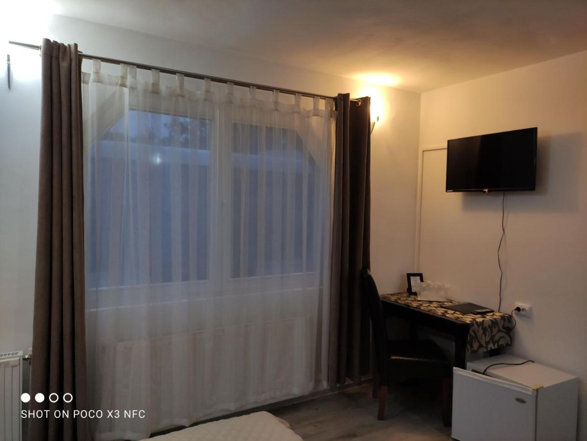 Siesta Pension Меркуря-Чук Экстерьер фото