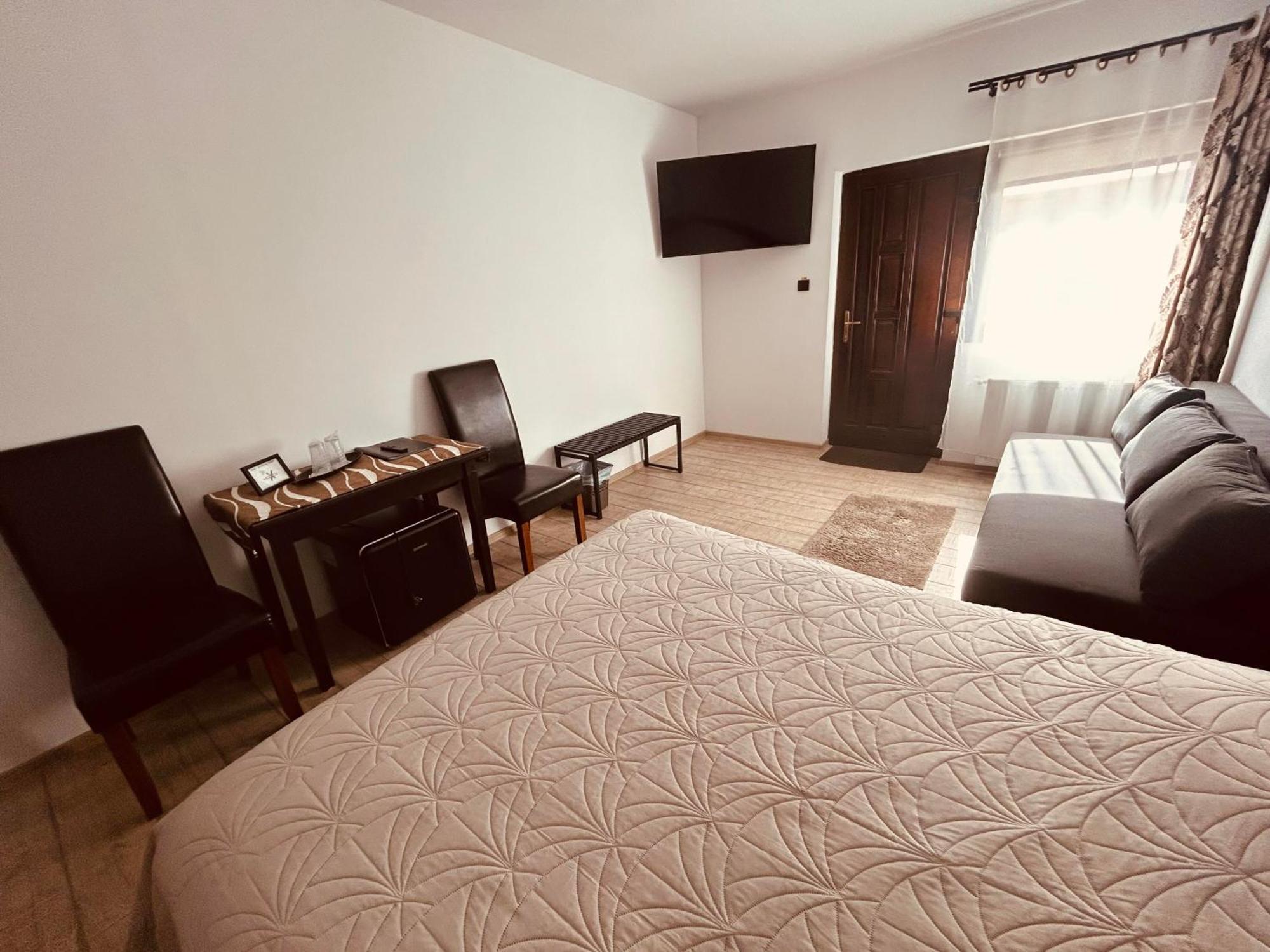 Siesta Pension Меркуря-Чук Экстерьер фото
